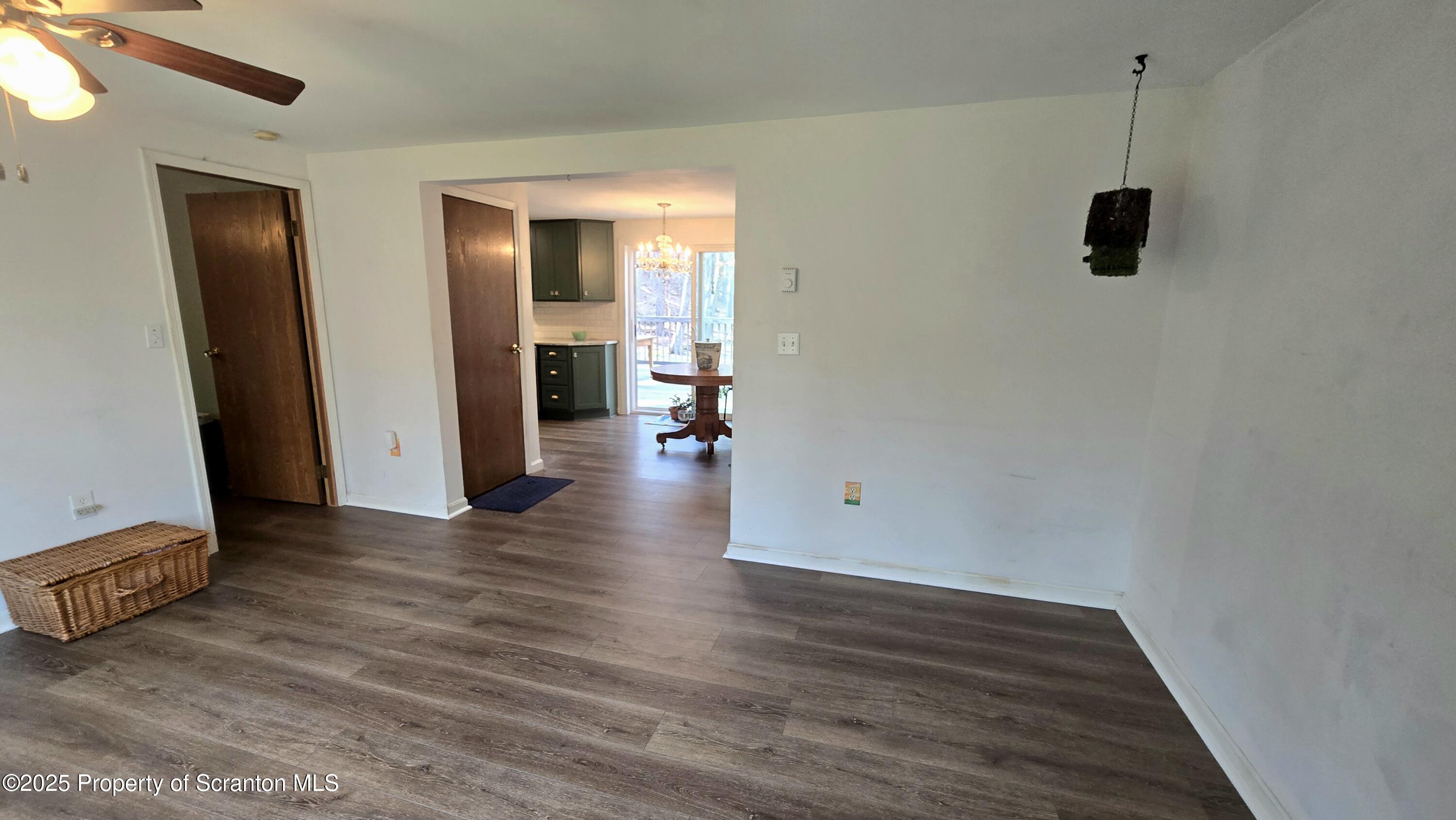 237 Mohican Road Canadensis, PA 18325 - Photo 4 of 33 1000072815