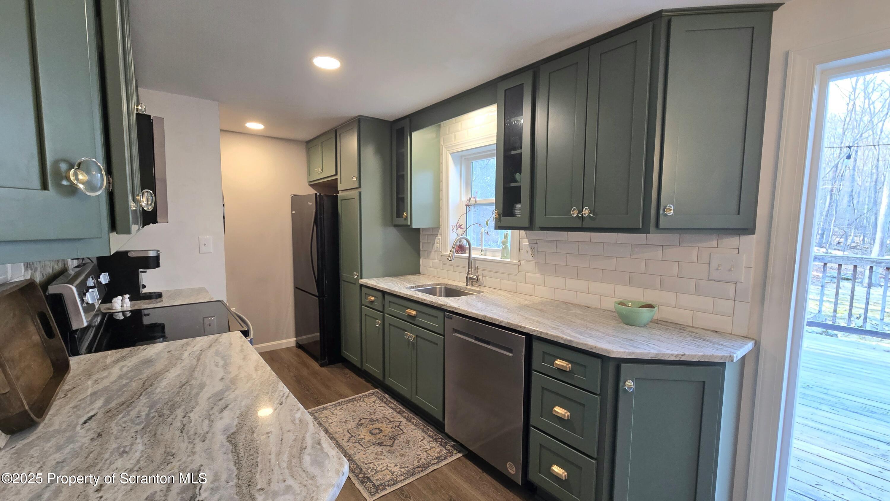 237 Mohican Road Canadensis, PA 18325 - Photo 7 of 33 1000072826