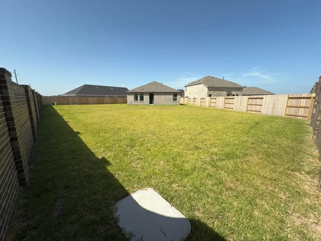 $325,990 | 3005 Duskshine Drive, Brookshire, TX 77423
