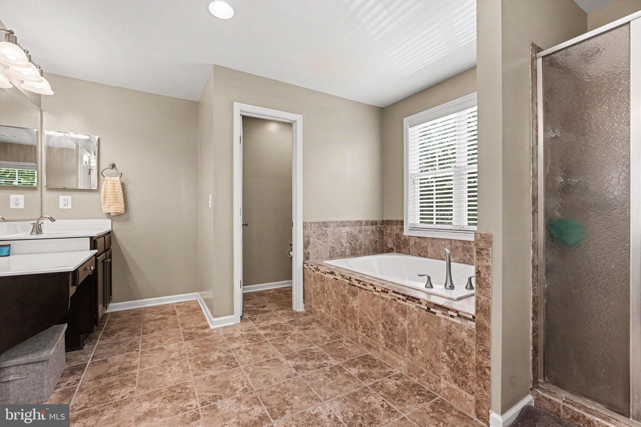 60 Crowncrest Road Fredericksburg, VA 22406 - Photo 18 of 47 Primary En Suite