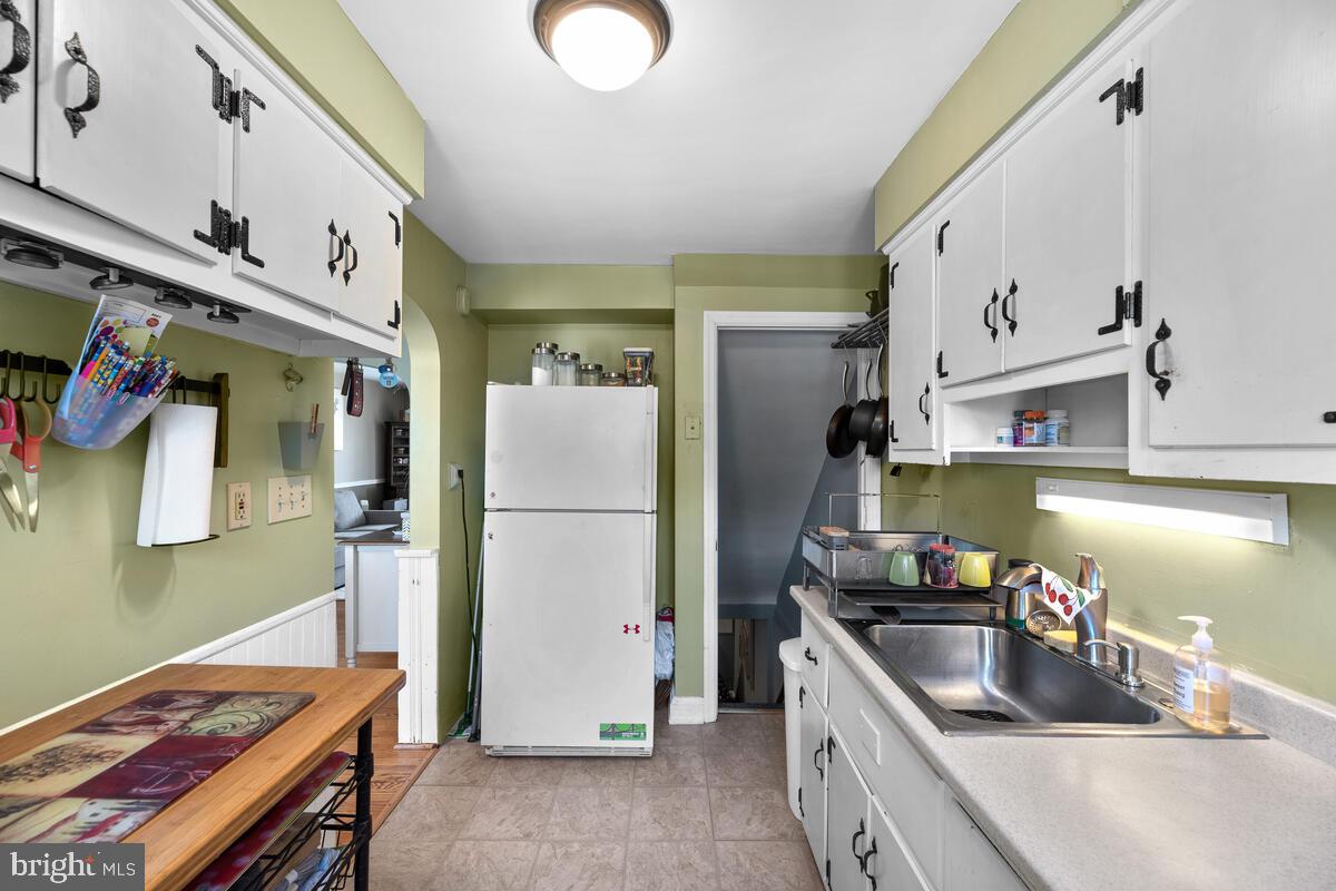 1023 Downton Road Baltimore, MD 21227 - Photo 14 of 37