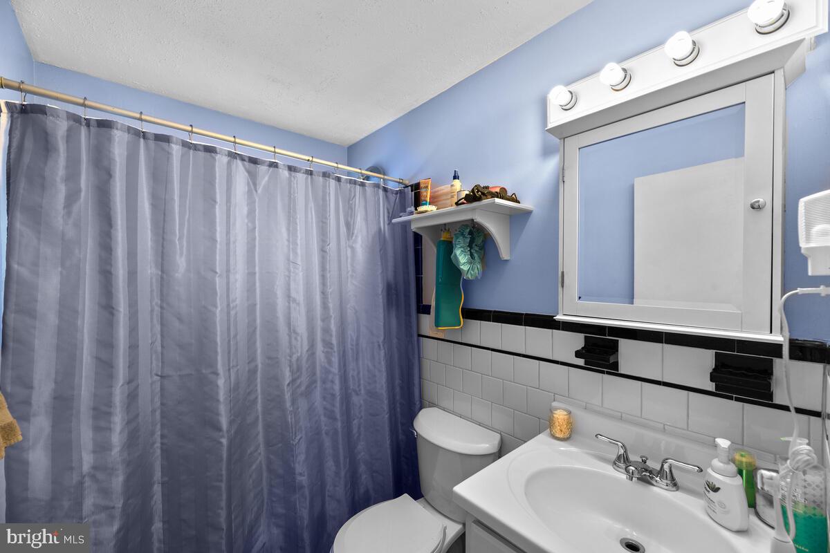 1023 Downton Road Baltimore, MD 21227 - Photo 21 of 37