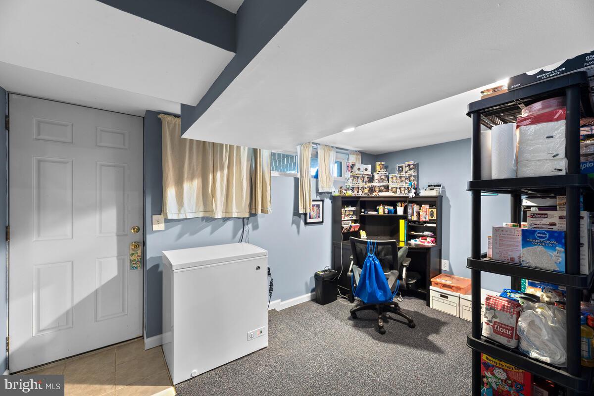 1023 Downton Road Baltimore, MD 21227 - Photo 26 of 37