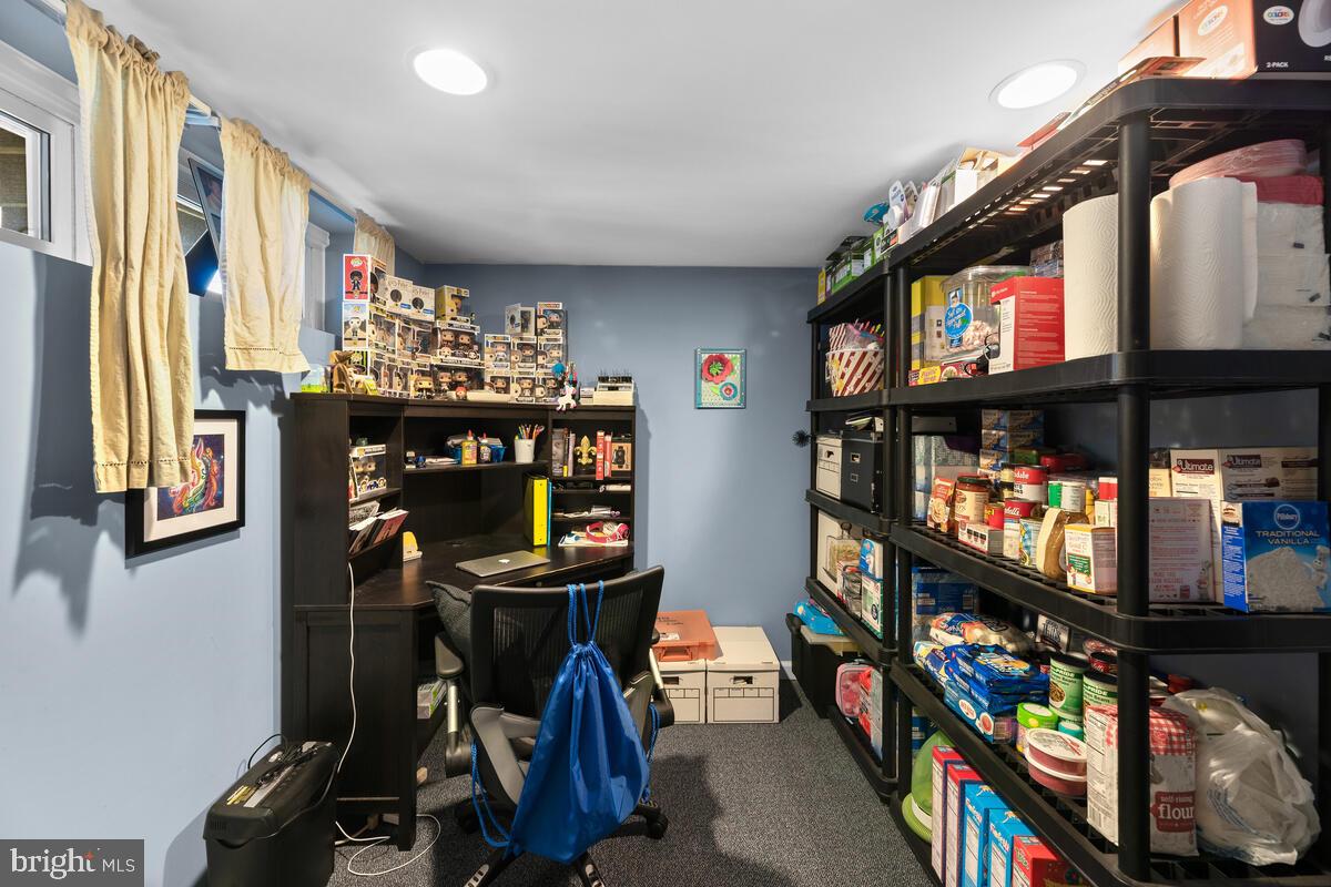 1023 Downton Road Baltimore, MD 21227 - Photo 27 of 37