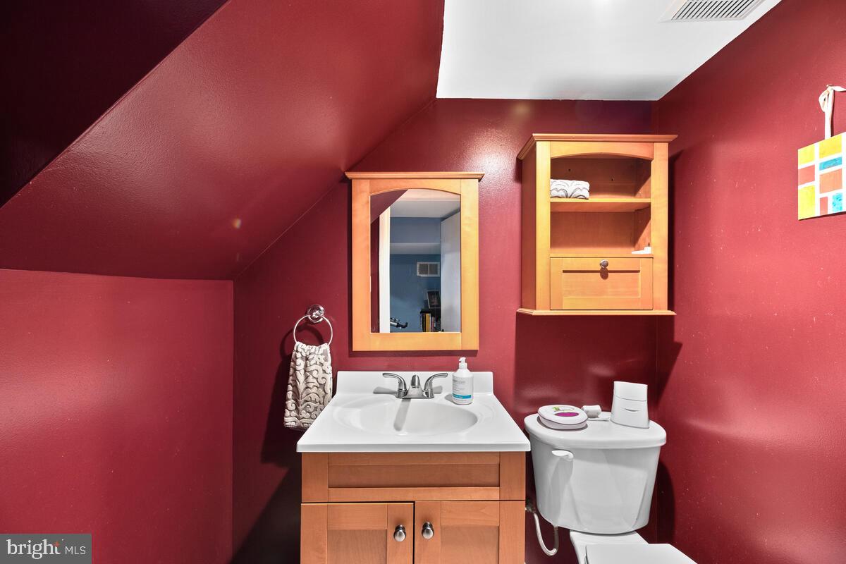 1023 Downton Road Baltimore, MD 21227 - Photo 29 of 37