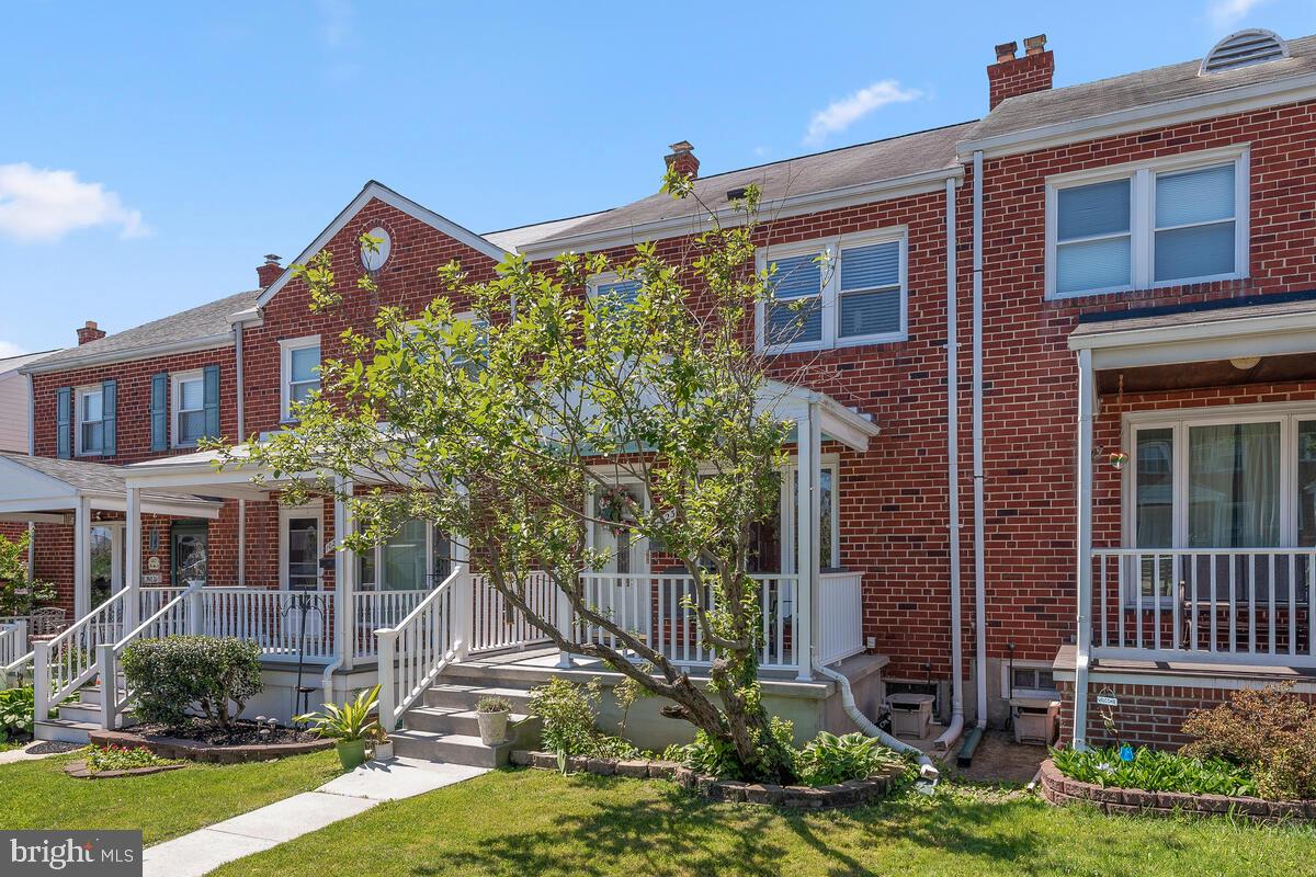 1023 Downton Road Baltimore, MD 21227 - Photo 4 of 37