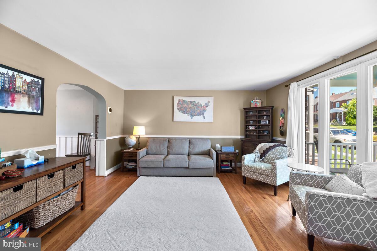 1023 Downton Road Baltimore, MD 21227 - Photo 7 of 37