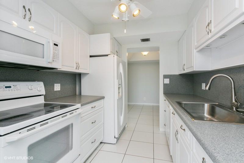 5510 North Ocean Drive, Unit 3D Singer Island, FL 33404 - Photo 12 of 31 Updated Kitchen