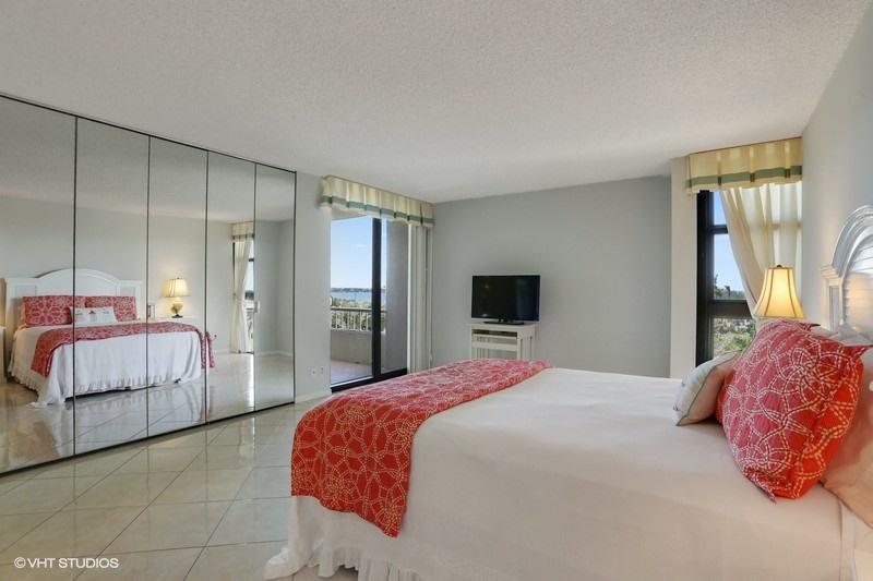 5510 North Ocean Drive, Unit 3D Singer Island, FL 33404 - Photo 14 of 31 Master BR