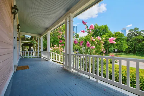 $2,000,000 | 812 West 10th Street, Austin, TX 78701