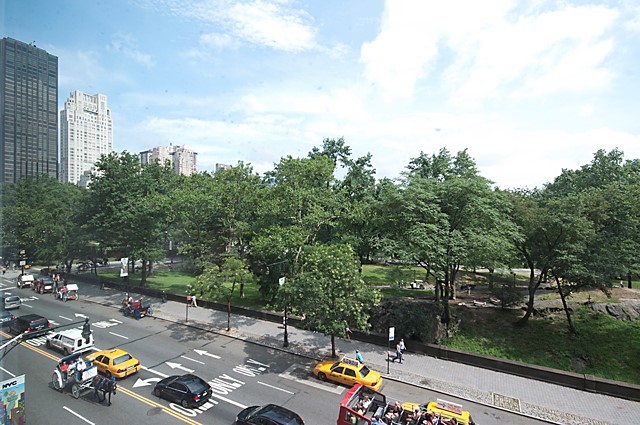 160 Central Park South, Unit 404 Manhattan, NY 10019 - Photo 5 of 7 Photo 5