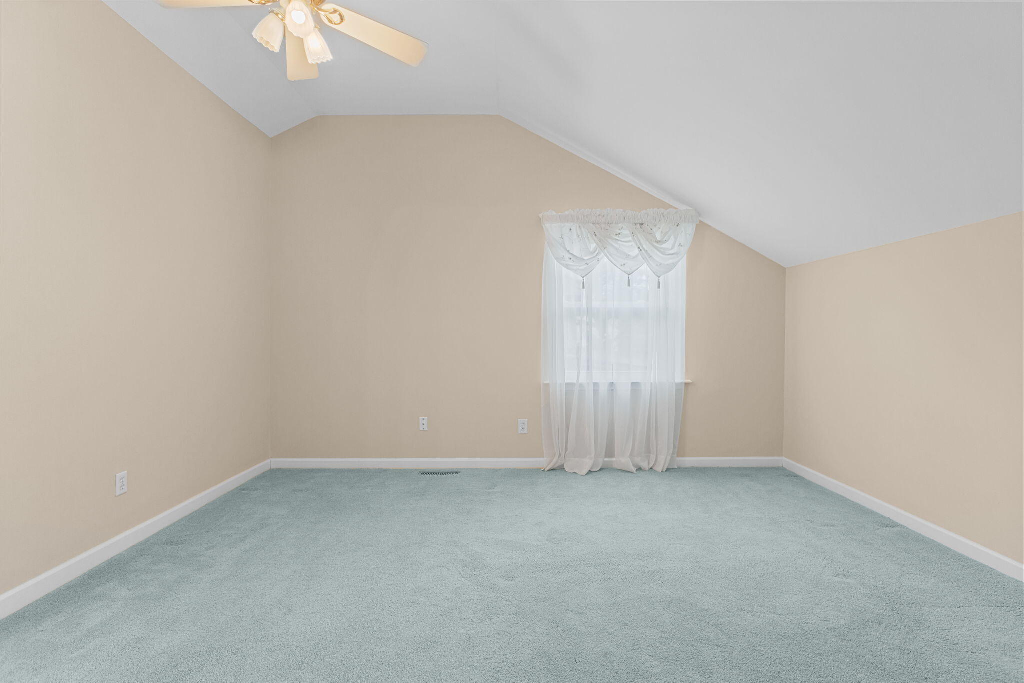 803 North Aylesbury Road Goose Creek, SC 29445 - Photo 17 of 30 Primary