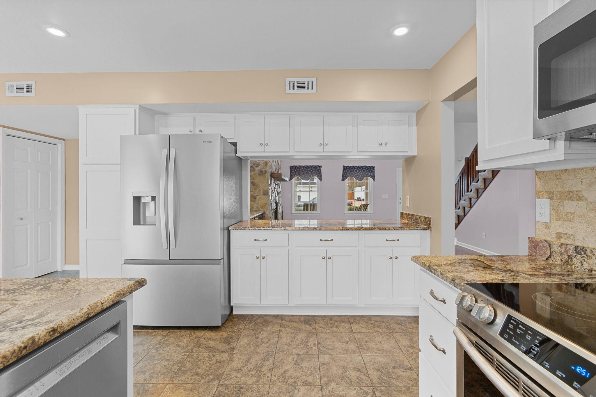 803 North Aylesbury Road Goose Creek, SC 29445 - Photo 4 of 30 Kitchen