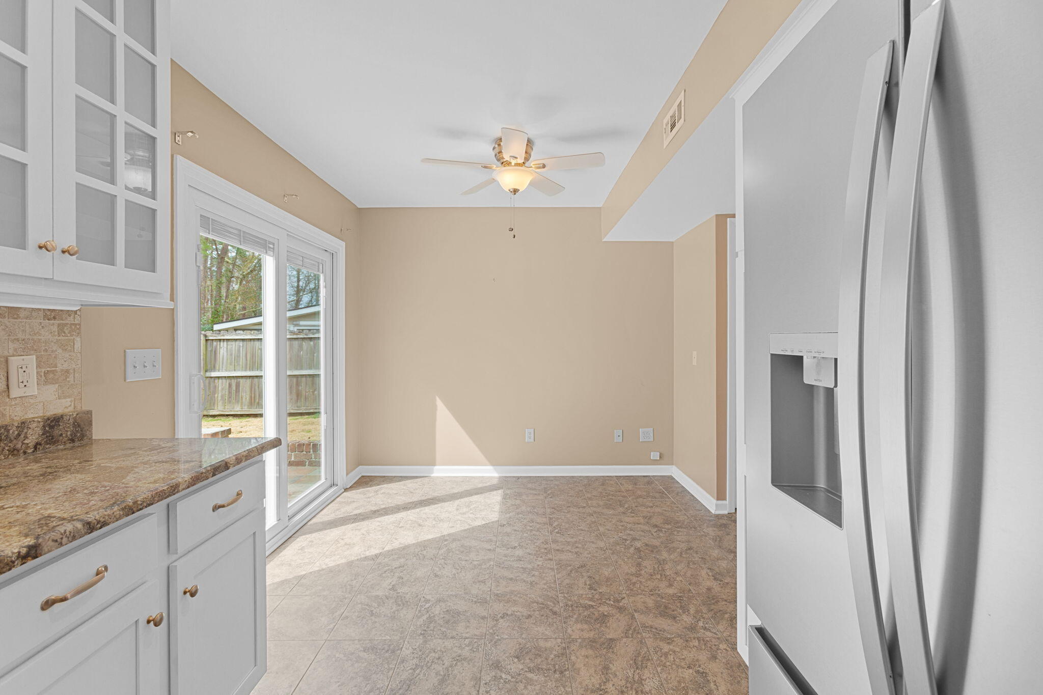 803 North Aylesbury Road Goose Creek, SC 29445 - Photo 5 of 30 Kitchen