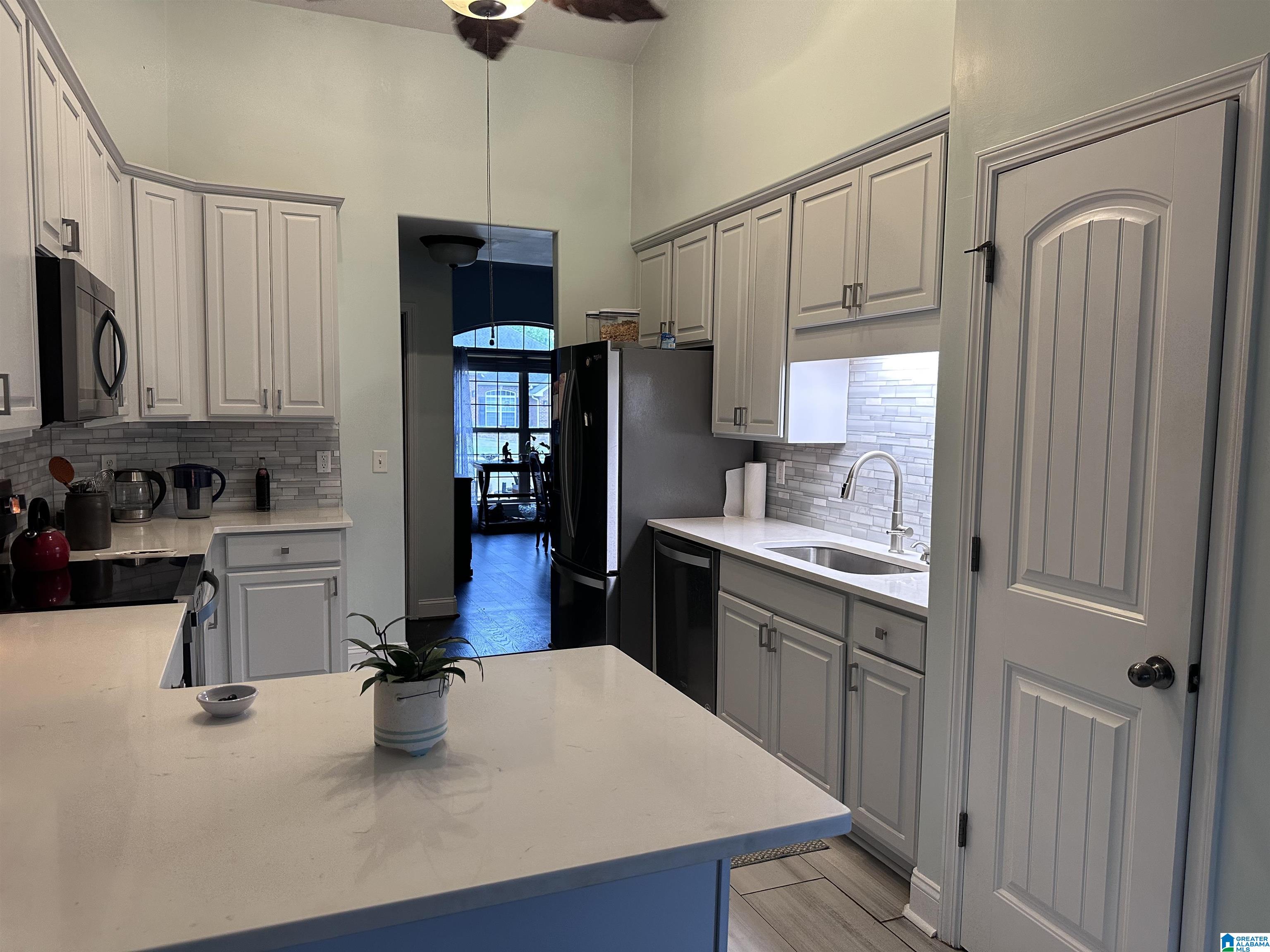 313 Tanglewood Circle Alabaster, AL 35007 - Photo 10 of 22