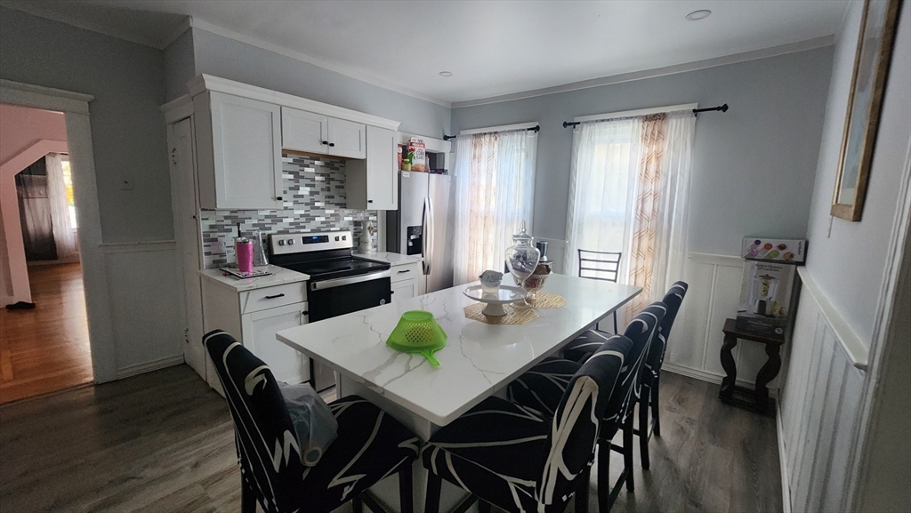 42 Bridgeport Street Worcester, MA 01604 - Photo 11 of 21