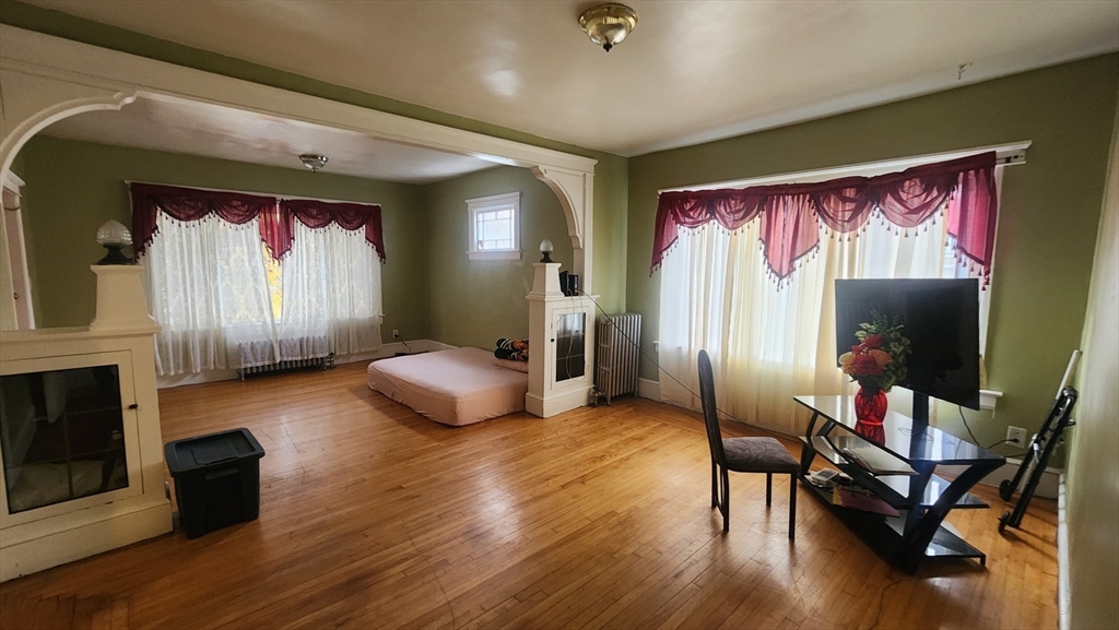 42 Bridgeport Street Worcester, MA 01604 - Photo 14 of 21