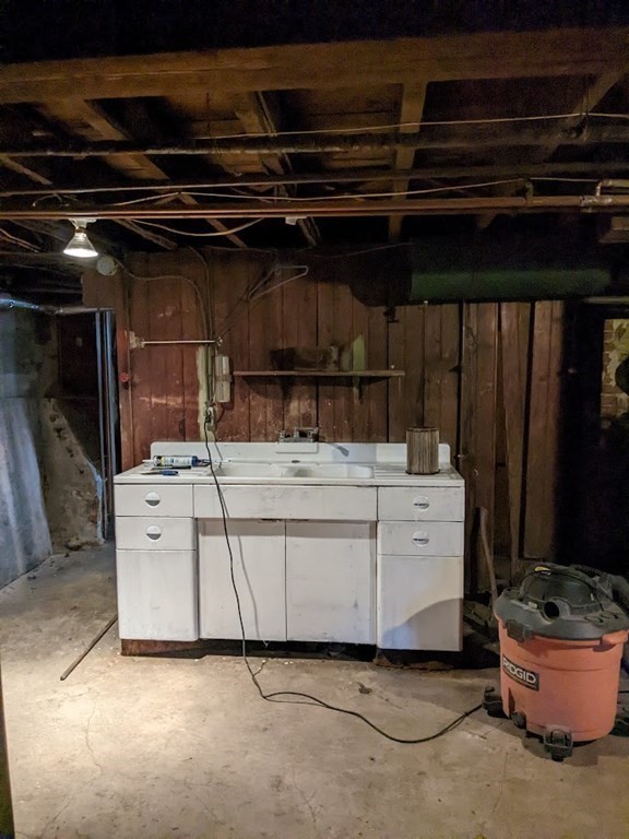 73-75 Sylvan Street Springfield, MA 01108 - Photo 14 of 15 a utility room with dryer and washer