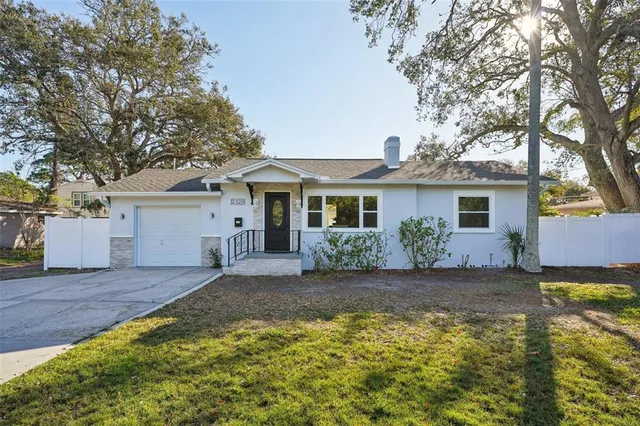 $285,000 | 2320 East Harbor Drive South, St. Petersburg, FL 33705