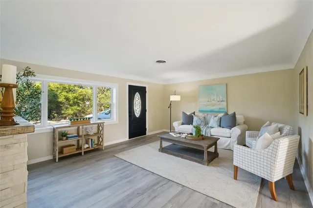 $285,000 | 2320 East Harbor Drive South, St. Petersburg, FL 33705