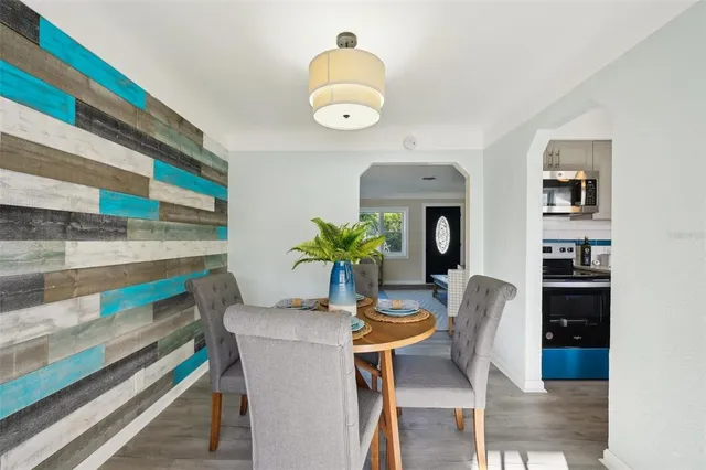 $285,000 | 2320 East Harbor Drive South, St. Petersburg, FL 33705