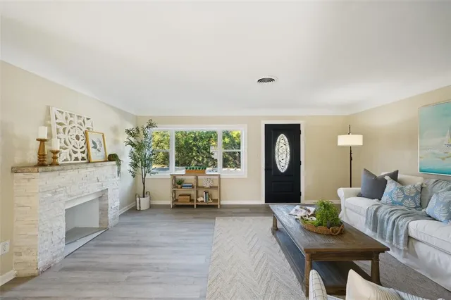 $285,000 | 2320 East Harbor Drive South, St. Petersburg, FL 33705