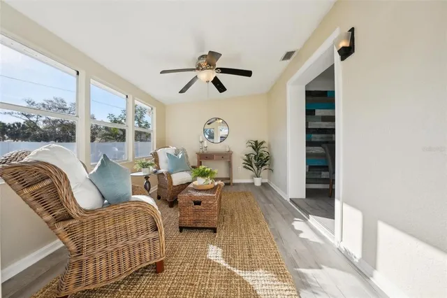 $285,000 | 2320 East Harbor Drive South, St. Petersburg, FL 33705