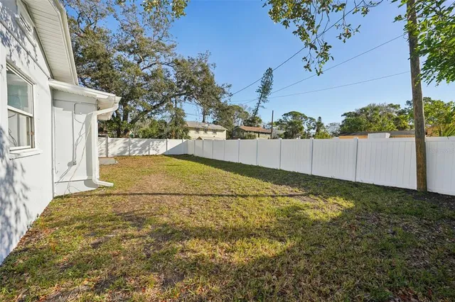 $285,000 | 2320 East Harbor Drive South, St. Petersburg, FL 33705