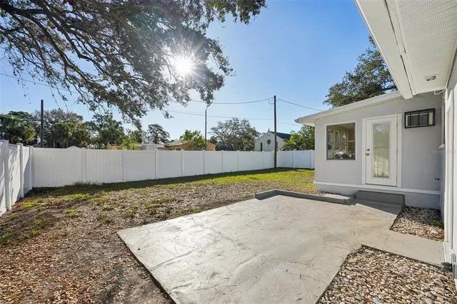 $285,000 | 2320 East Harbor Drive South, St. Petersburg, FL 33705