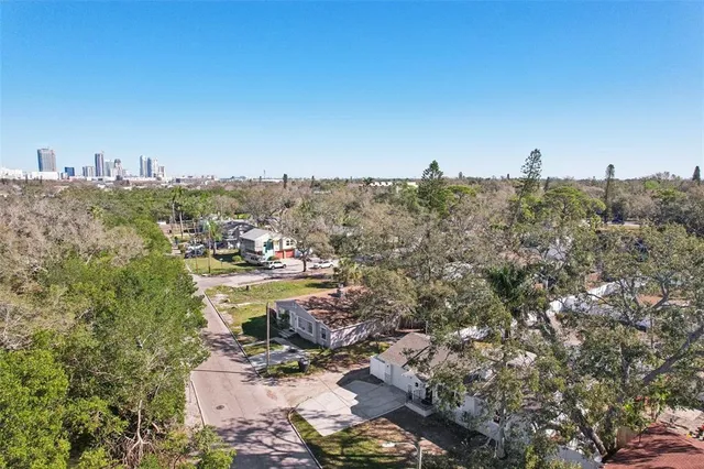 $285,000 | 2320 East Harbor Drive South, St. Petersburg, FL 33705