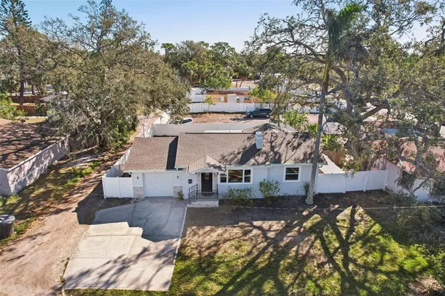 $285,000 | 2320 East Harbor Drive South, St. Petersburg, FL 33705