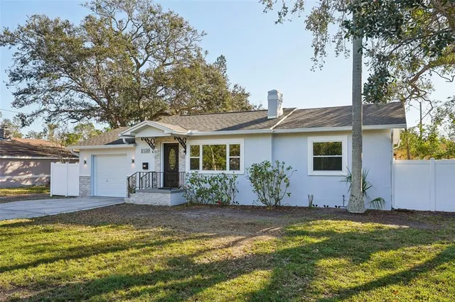 $285,000 | 2320 East Harbor Drive South, St. Petersburg, FL 33705