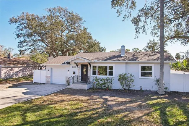 $285,000 | 2320 East Harbor Drive South, St. Petersburg, FL 33705