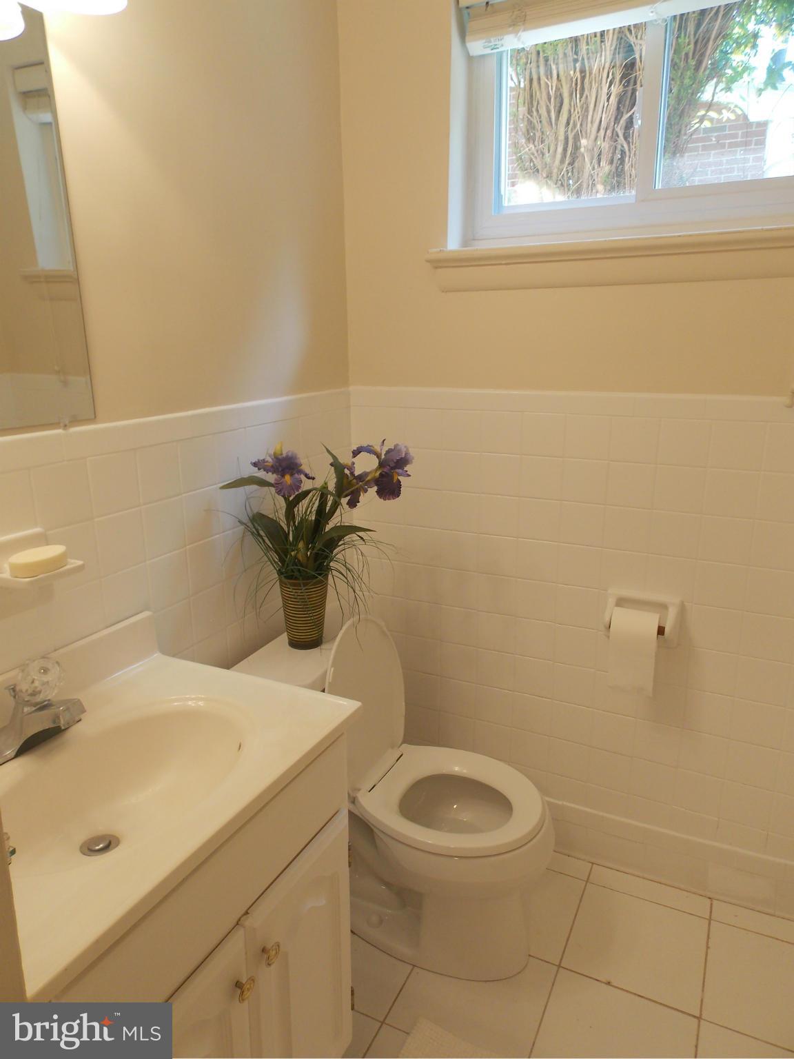 1839 Primrose Road Northwest Washington, DC 20012 - Photo 18 of 21 Bath