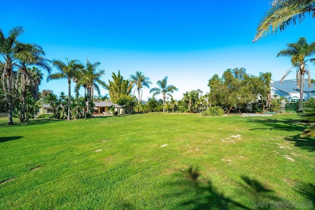 1386 Lake Drive Encinitas, CA 92024 - Photo 39 of 60 a view of yard with green space