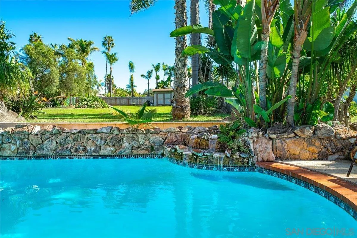 1386 Lake Drive Encinitas, CA 92024 - Photo 42 of 60