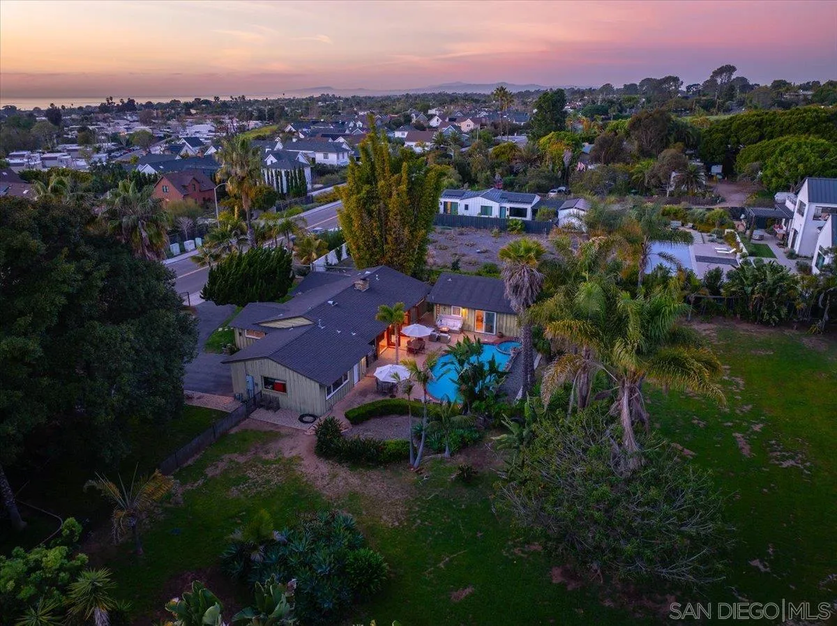 1386 Lake Drive Encinitas, CA 92024 - Photo 60 of 60 a view of a city