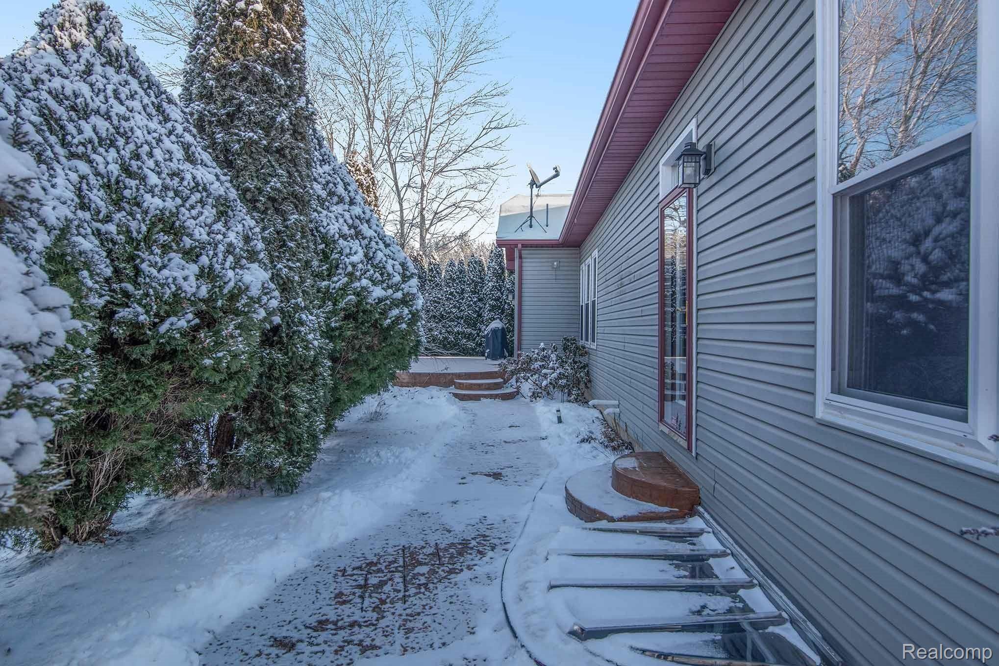 7601 Busch Road Birch Run, MI 48415 - Photo 12 of 40 DSC_2937.jpg
