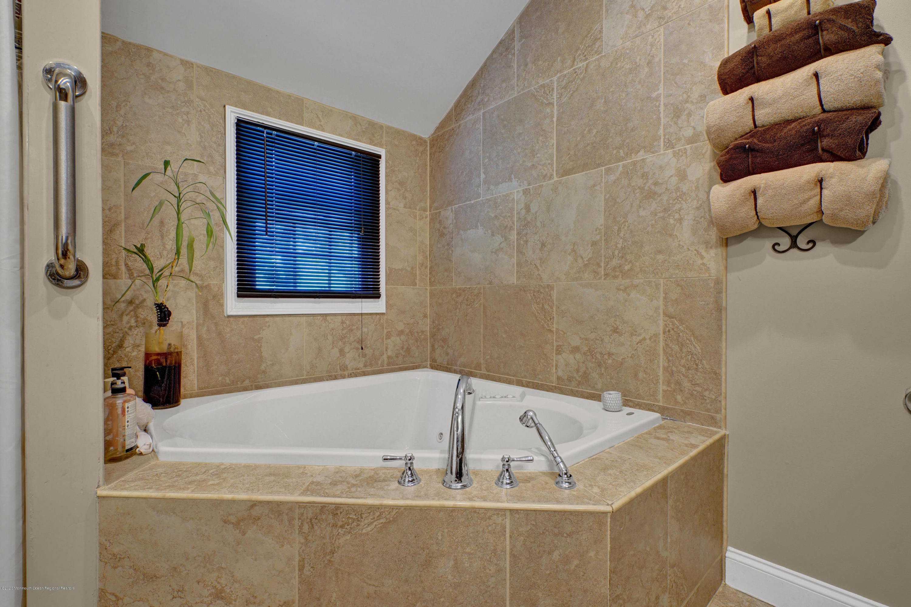 5 Manor Road Colts Neck, NJ 07722 - Photo 22 of 39 049dsc07796