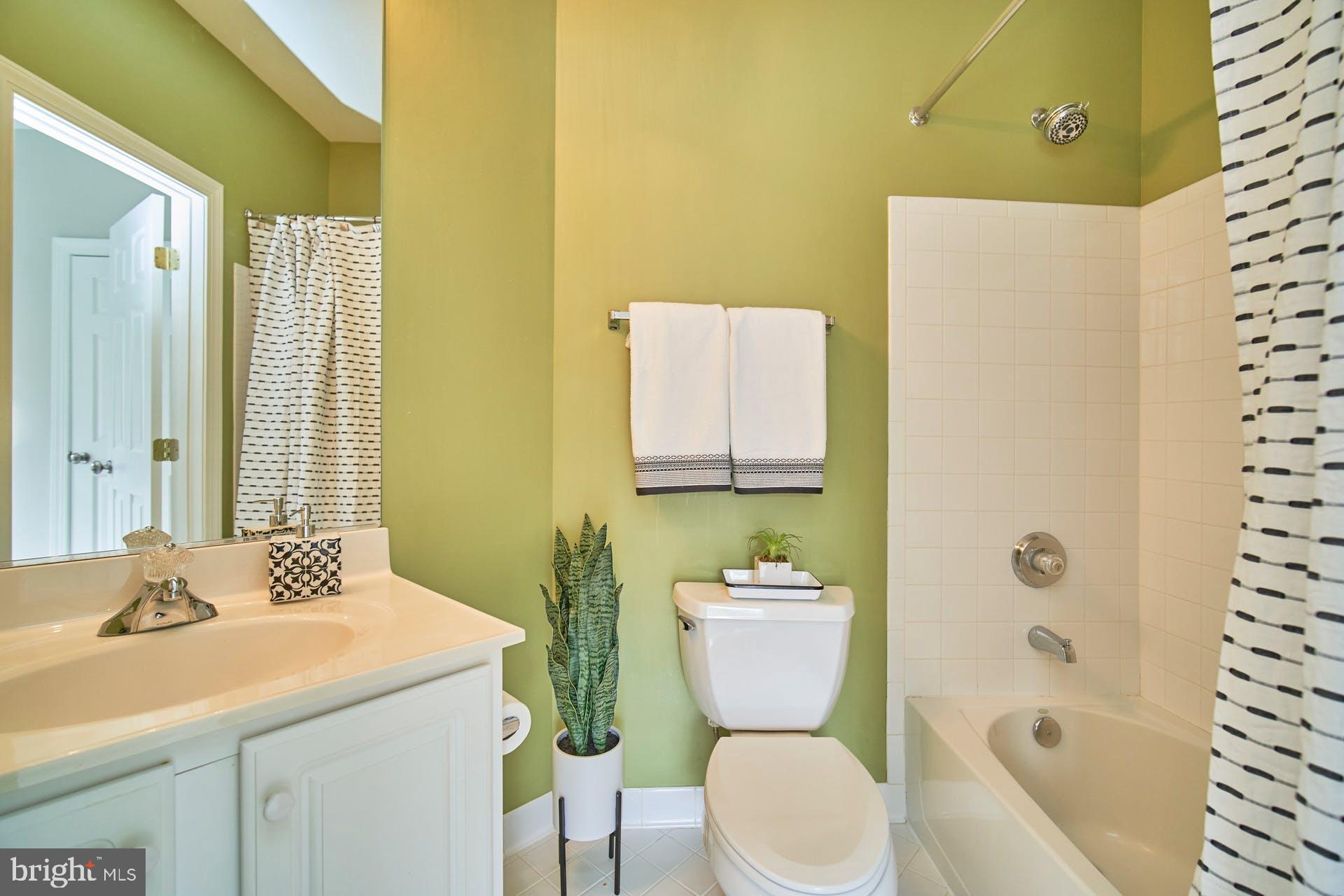 7436 Spring Summit Road Springfield, VA 22150 - Photo 29 of 46 2nd bathroom