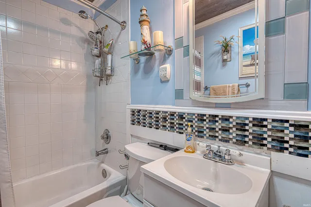 $164,900 | 213 West Berkeley Avenue, Evansville, IN 47710