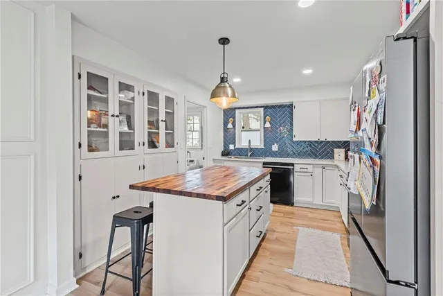 $385,000 | 6620 West 56th Street, Mission, KS 66202