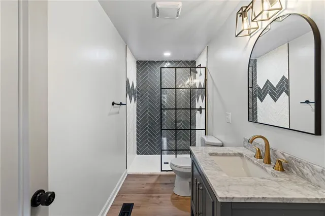 $385,000 | 6620 West 56th Street, Mission, KS 66202