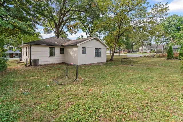 $385,000 | 6620 West 56th Street, Mission, KS 66202