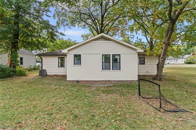 $385,000 | 6620 West 56th Street, Mission, KS 66202
