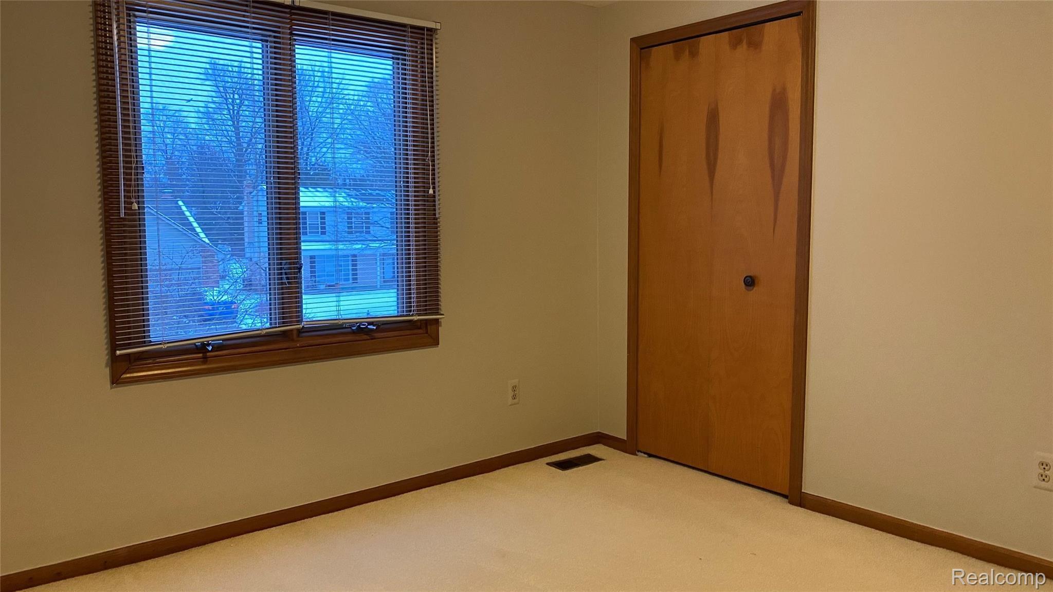 3099 Baypoint Drive Rochester, MI 48309 - Photo 25 of 32 IMG_3476.jpg