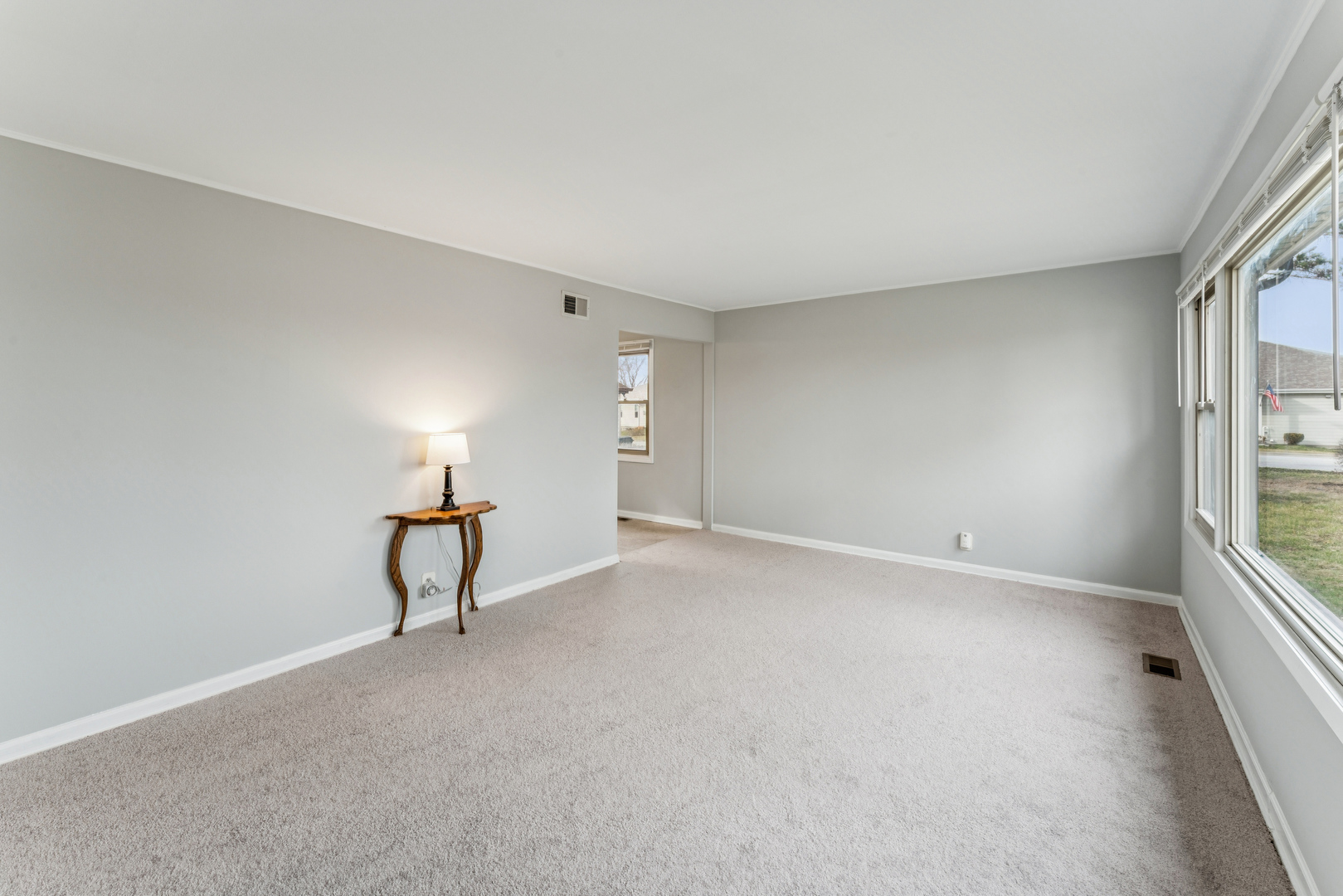 1484 North Hicks Road Palatine, IL 60067 - Photo 7 of 25 Gallery Image 7