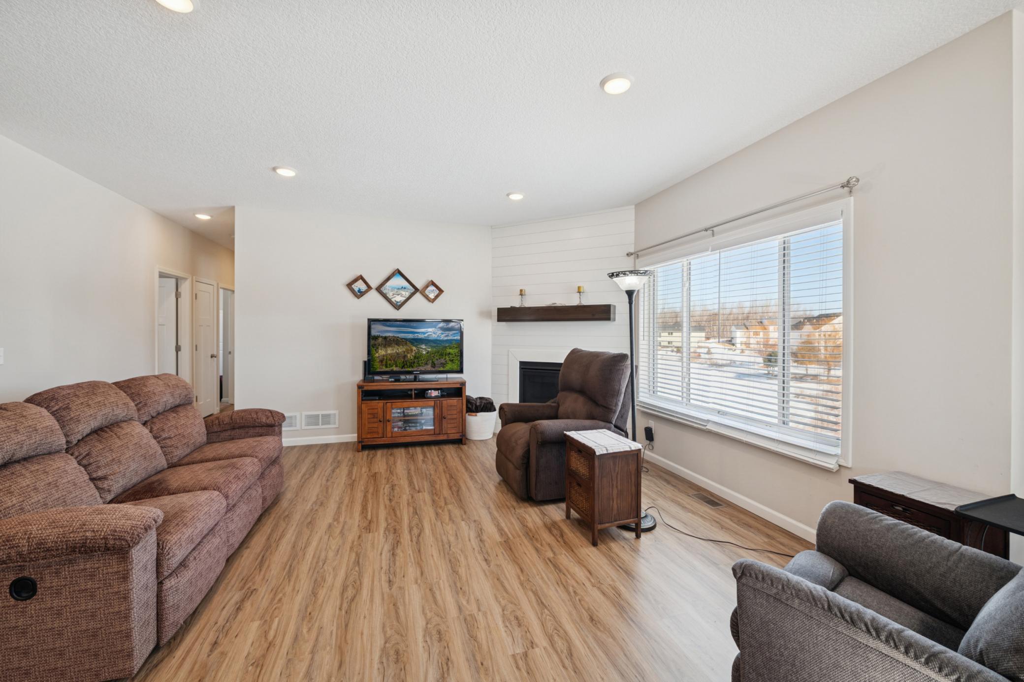 580 Alaska Loop Cambridge, MN 55008 - Photo 5 of 29