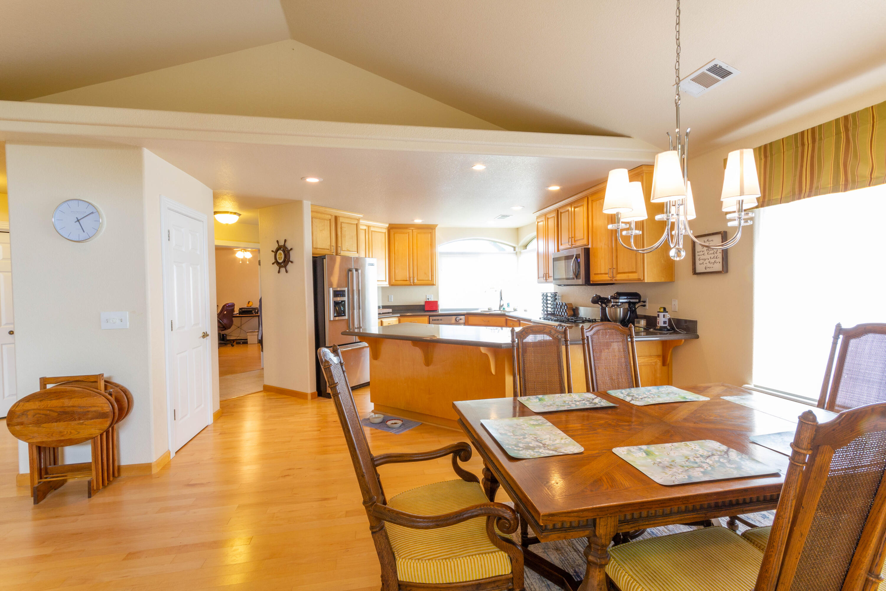920 Ridgeview Drive Eagle Point, OR 97524 - Photo 6 of 20 7