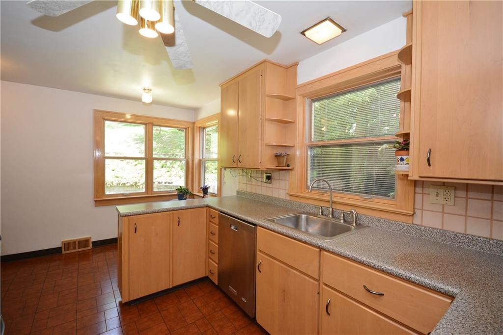 6651 Landview Road Pittsburgh, PA 15217 - Photo 7 of 19 Well equipped kitchen with stainless steel appliances